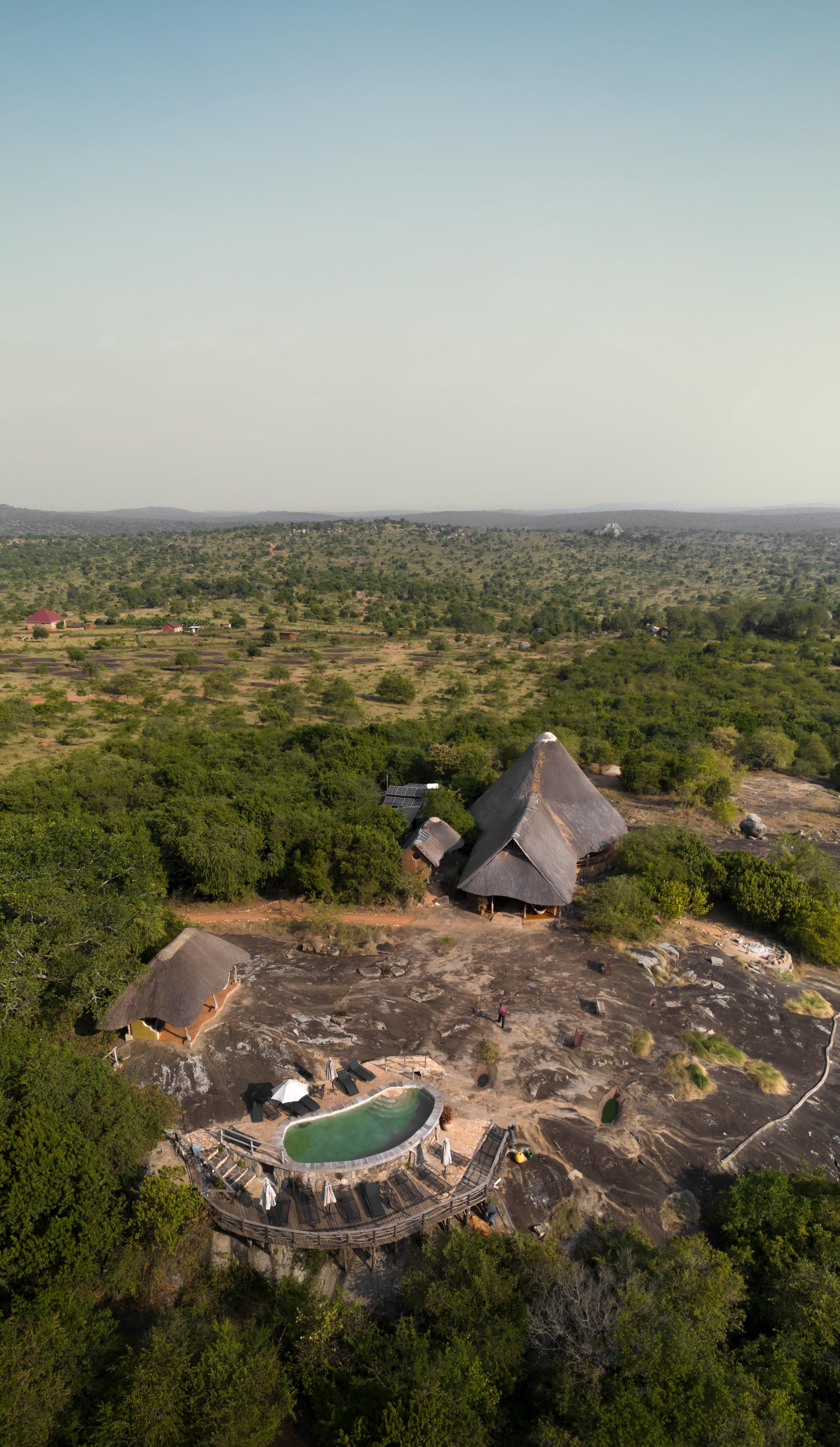 Rwakobo Rock main lodge building